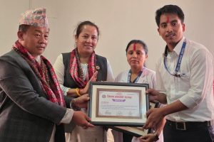 उत्कृष्ट दुई जना कर्मचारी सम्मान